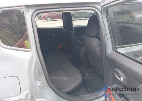 2018 Jeep Renegade Upland Edition 4X4 из США, поврежденный, VIN ZACCJBAB5JPJ17958